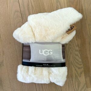 UGG POLAR STANDARD/QUEEN pillowcase